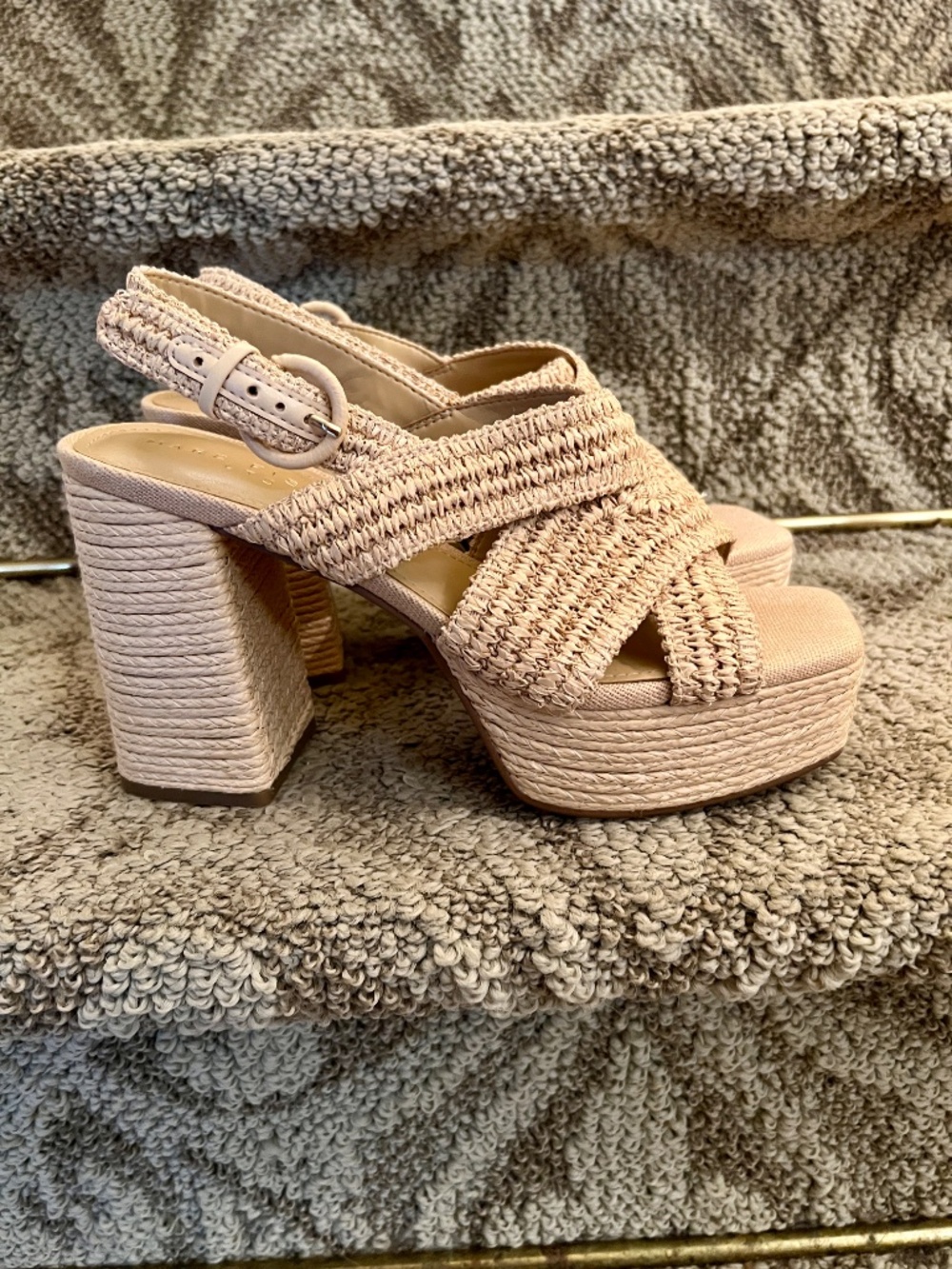 EUC Marc Fisher LTD Caddy Platform Natural Raffia Sandals Size 8.5 - Picture 6 of 9